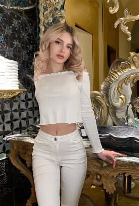 Lana photo 1