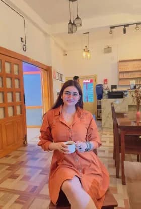 Rashmi photo 3