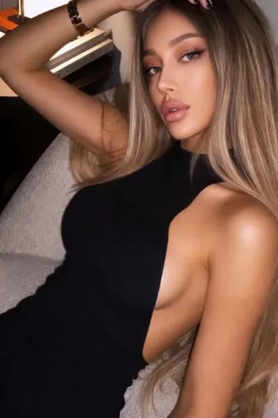 Polina, 22