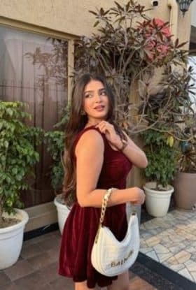 Riya, 24