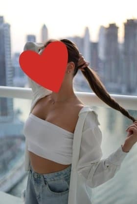 Leyla, 24