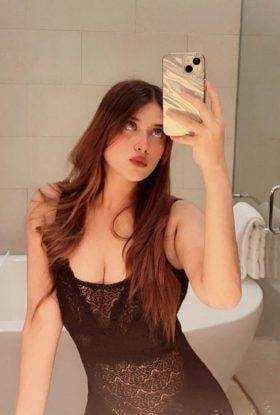 Safiya, 23