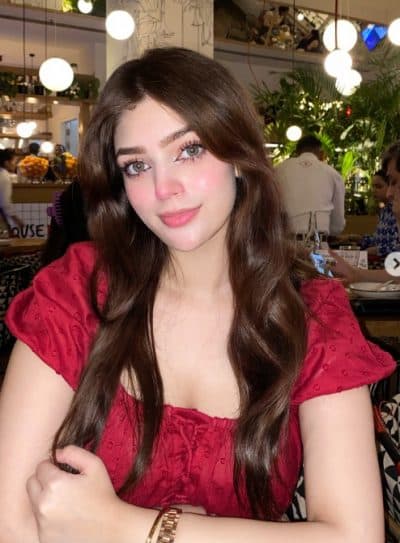 Alia, 22