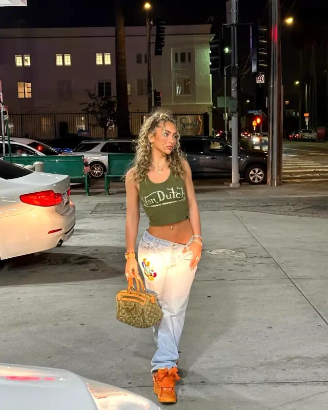Briana photo 1