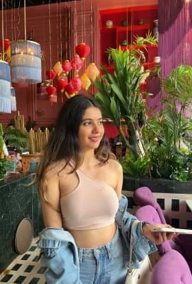 Simmi, 23