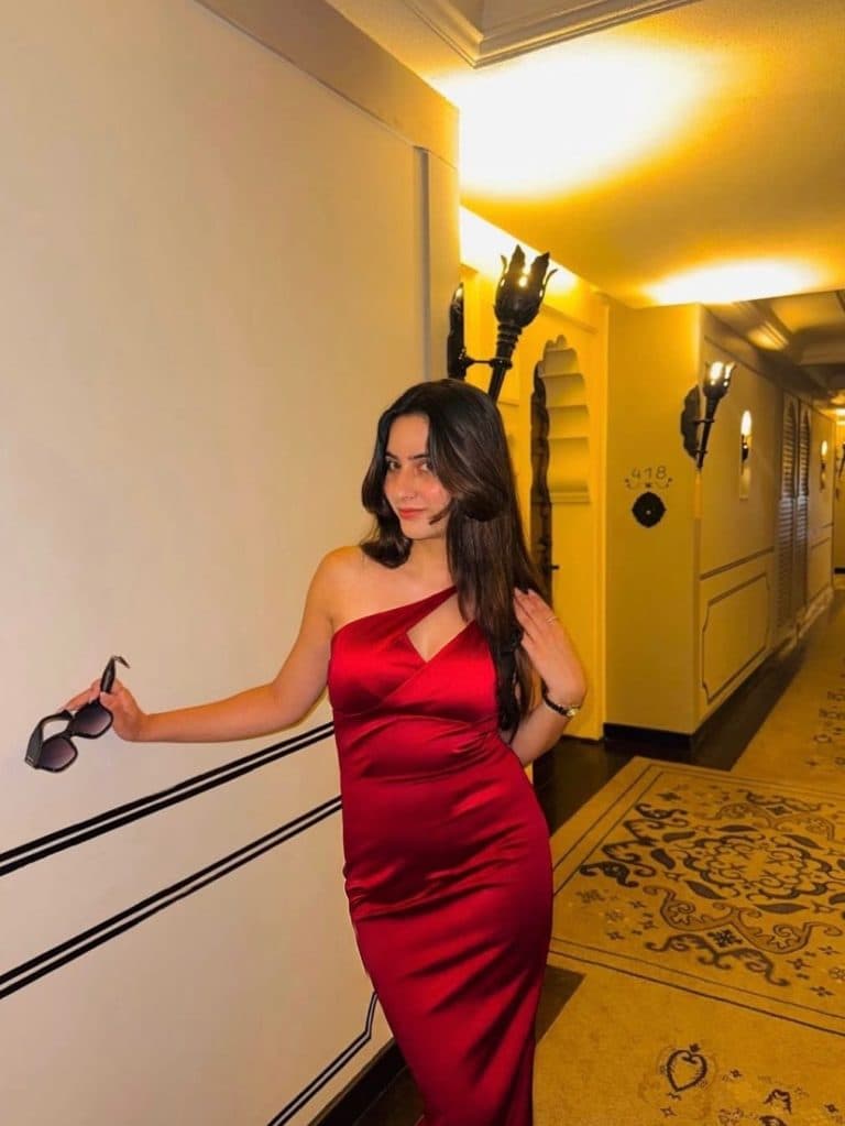 Prachi, 29