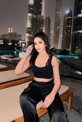 Richa, 23